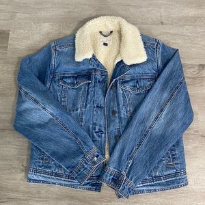 Universal thread denim Sherpa jacket size medium